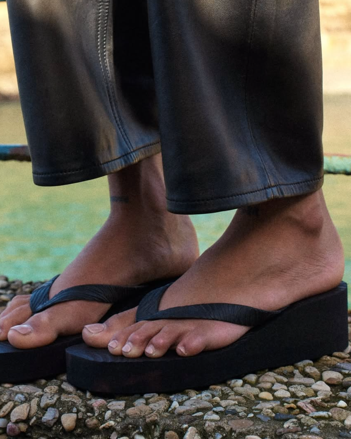 Sleepers: High Platform Flip Flop - Black