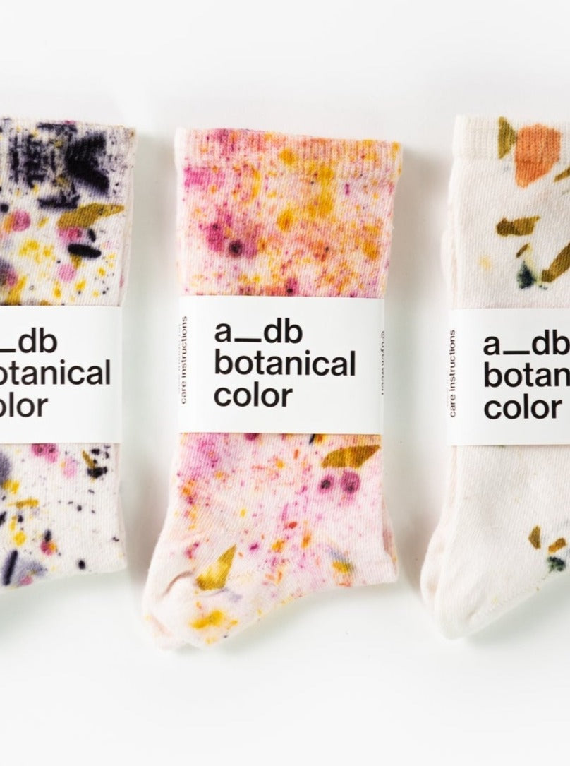 a_db botanical color: Abstract Bundle Dyed Cotton Crew Socks - Abstract Pink