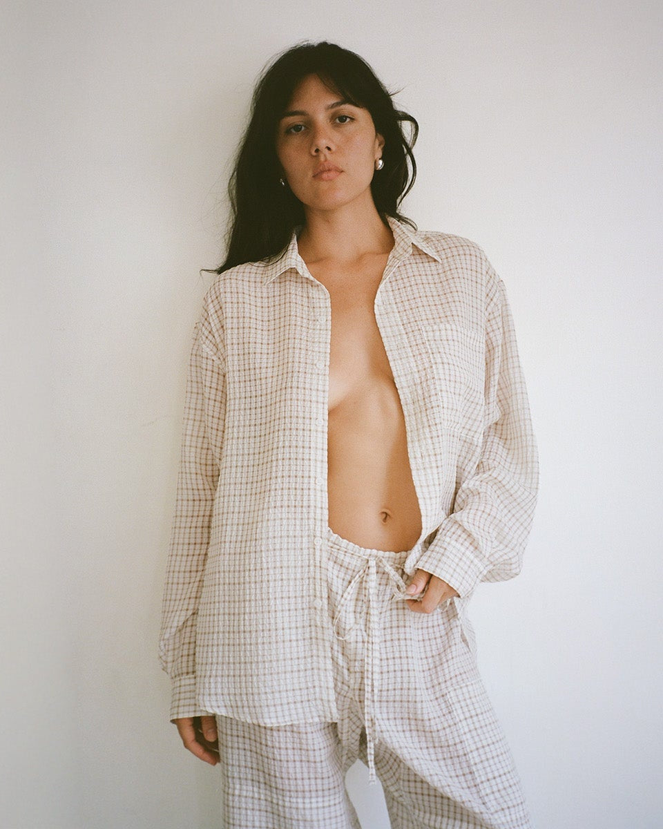 Gil Rodriguez: Big Button Up Top - White/Tan