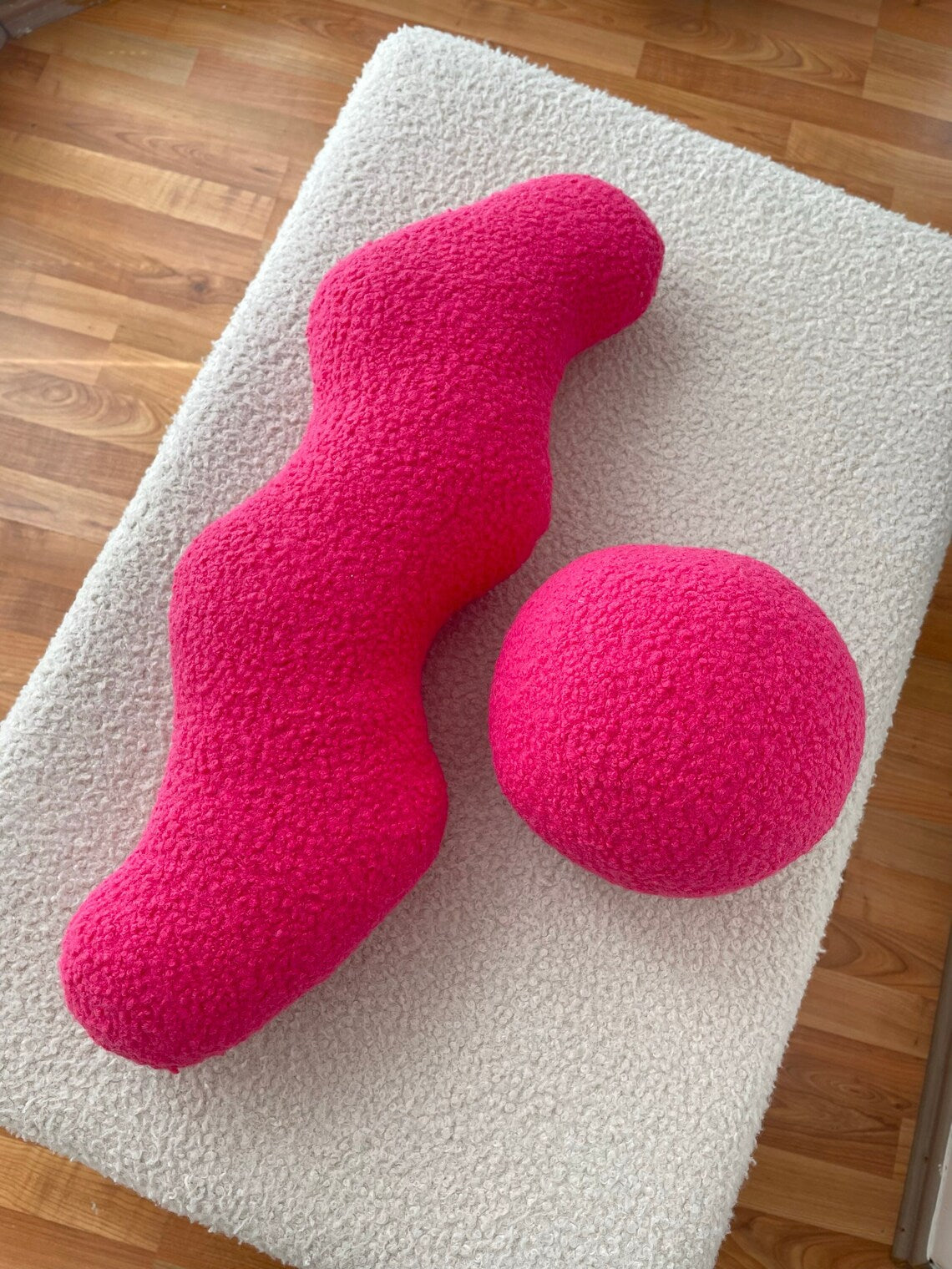 Belgin K.: Wavy Boucle Pillow