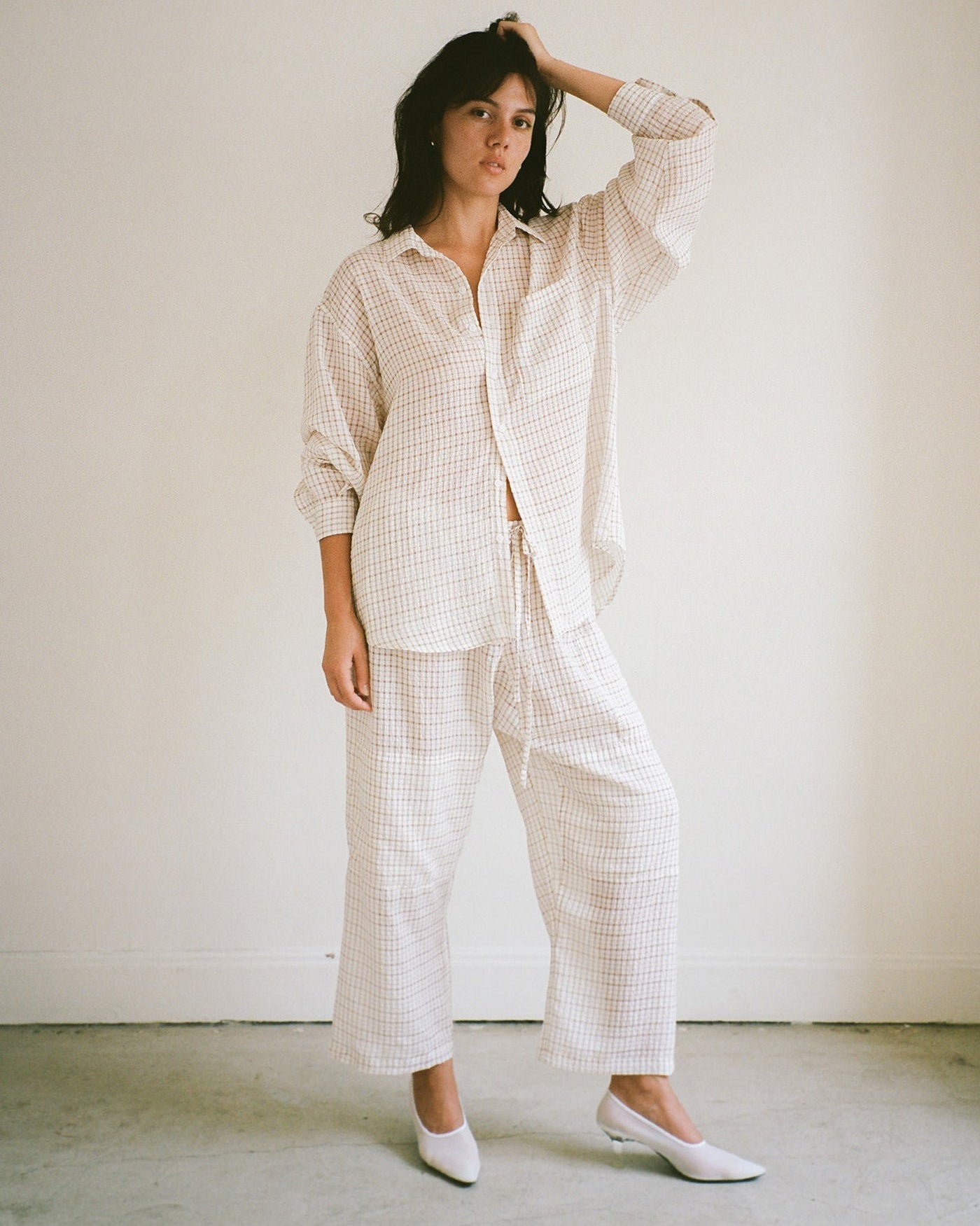 Gil Rodriguez: Big Button Up Top - White/Tan