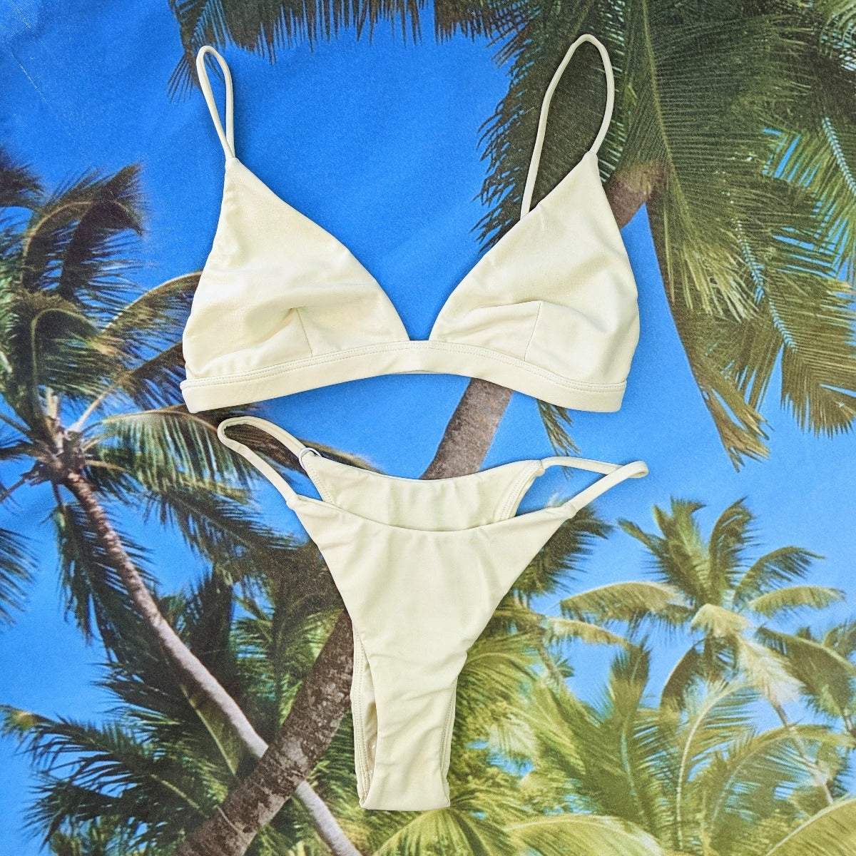 Mikoh: Belize Triangle Bikini Top - XL