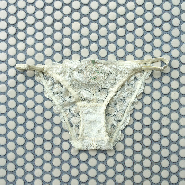 Clo: Fortuna Lace String Bikini  - Ivory